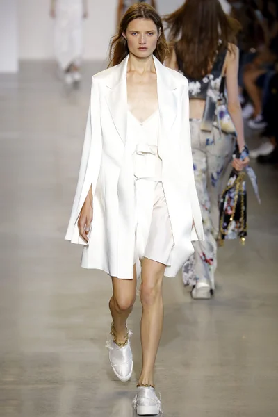 Look 25